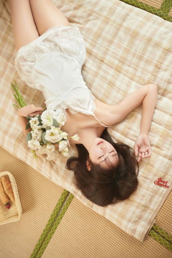    【高清写真】羽生三未 日系睡裙私房写真，清新居家风格，温婉气质与治愈唯美视觉盛宴第23张图片