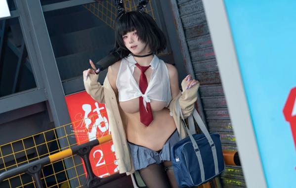    咬一口兔娘(Yiko湿润兔)10月作品：赛博逆JK制服诱惑，机车黑丝与大胆角色扮演的高能视觉盛宴[87P]第7张图片