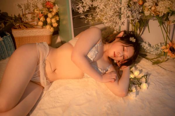    Zyra秋 繁花私房写真：花间精灵造型唯美蕾丝内衣诱惑[40P]第21张图片