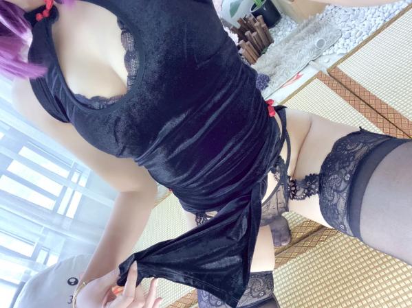    Money冷冷 - 黑丝吊带高叉旗袍蕾丝裙，日式樱花背景下极致性感私房演绎 [107P]第67张图片