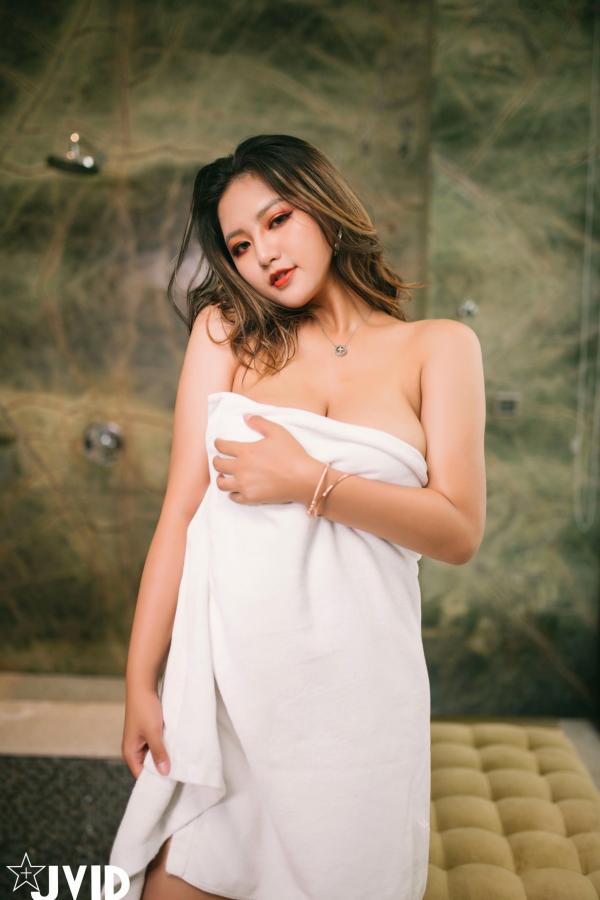    JVID Agelia安吉私房SPA大尺度写真：爆乳按摩师全身心地事奉，乳推全裸互动，极品居家诱惑，极致体验为您服务第5张图片