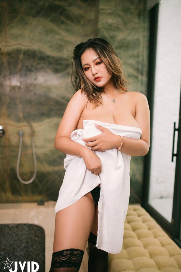    JVID Agelia安吉私房SPA大尺度写真：爆乳按摩师全身心地事奉，乳推全裸互动，极品居家诱惑，极致体验为您服务第9张图片