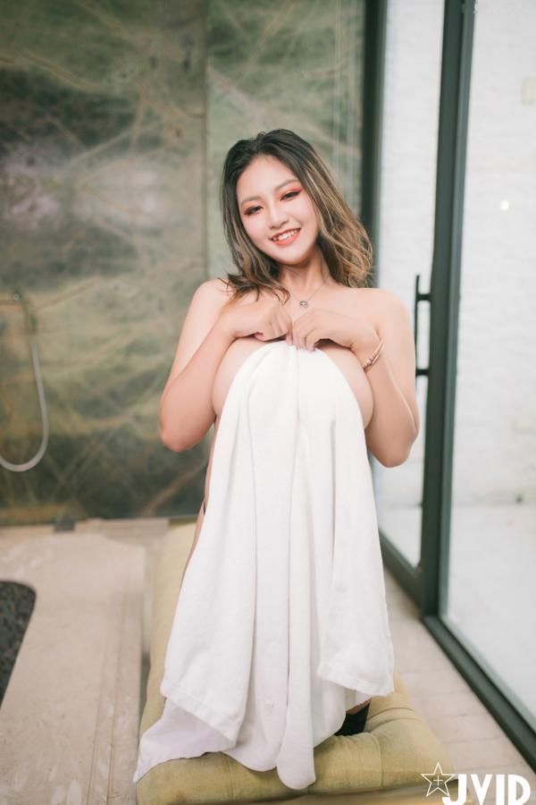    JVID Agelia安吉私房SPA大尺度写真：爆乳按摩师全身心地事奉，乳推全裸互动，极品居家诱惑，极致体验为您服务第15张图片