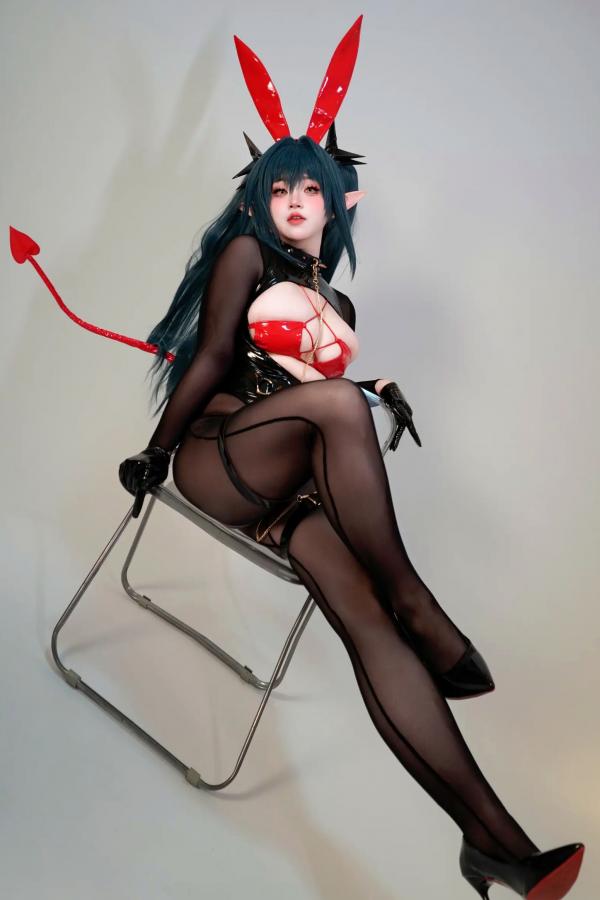    一只猫猫帽 - 雷根斯堡 漆皮紧身衣cosplay写真 性感魔幻兔女郎角色扮演 [196P]第47张图片