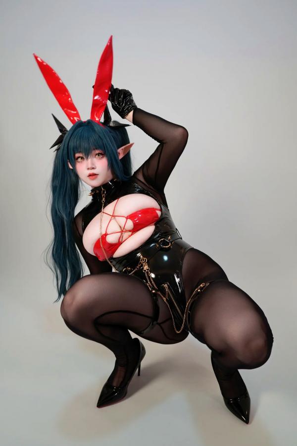    一只猫猫帽 - 雷根斯堡 漆皮紧身衣cosplay写真 性感魔幻兔女郎角色扮演 [196P]第58张图片