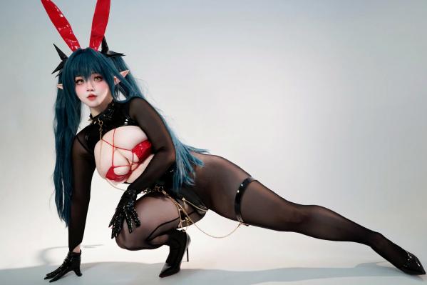    一只猫猫帽 - 雷根斯堡 漆皮紧身衣cosplay写真 性感魔幻兔女郎角色扮演 [196P]第94张图片