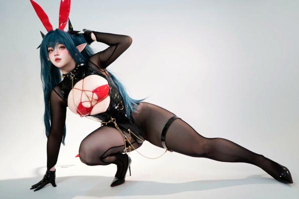    一只猫猫帽 - 雷根斯堡 漆皮紧身衣cosplay写真 性感魔幻兔女郎角色扮演 [196P]第97张图片