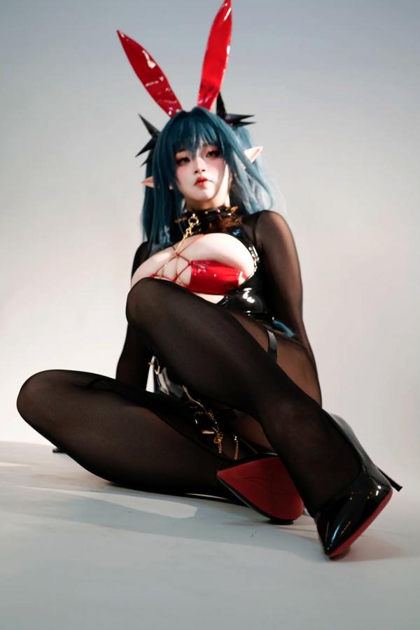    一只猫猫帽 - 雷根斯堡 漆皮紧身衣cosplay写真 性感魔幻兔女郎角色扮演 [196P]第117张图片