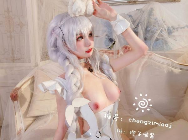    橙子喵酱-恶毒：纯白兔女郎Cosplay私房大尺度写真，银发少女二次元魅力诱惑第4张图片