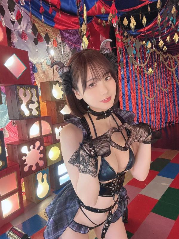    けん研(けんけん)制服诱惑与性感恶魔Cosplay写真，大尺度角色扮演，火辣身材尽显极致诱惑，2023.11精选合集第103张图片