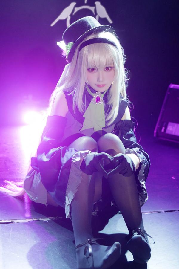    lunananya - 碧蓝档案歌住樱子Cosplay，梦幻舞台灯光下演绎高冷女神，精致哥特风造型与绝美黑丝诱惑第11张图片