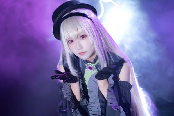    lunananya - 碧蓝档案歌住樱子Cosplay，梦幻舞台灯光下演绎高冷女神，精致哥特风造型与绝美黑丝诱惑第16张图片