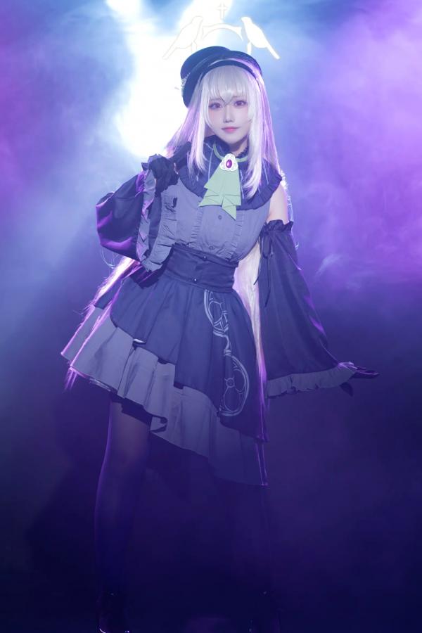    lunananya - 碧蓝档案歌住樱子Cosplay，梦幻舞台灯光下演绎高冷女神，精致哥特风造型与绝美黑丝诱惑第20张图片