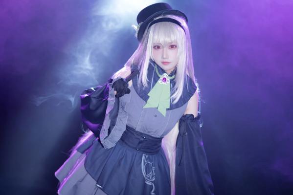    lunananya - 碧蓝档案歌住樱子Cosplay，梦幻舞台灯光下演绎高冷女神，精致哥特风造型与绝美黑丝诱惑第22张图片
