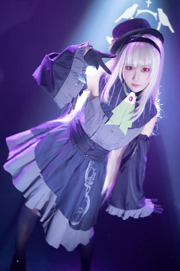    lunananya - 碧蓝档案歌住樱子Cosplay，梦幻舞台灯光下演绎高冷女神，精致哥特风造型与绝美黑丝诱惑第25张图片