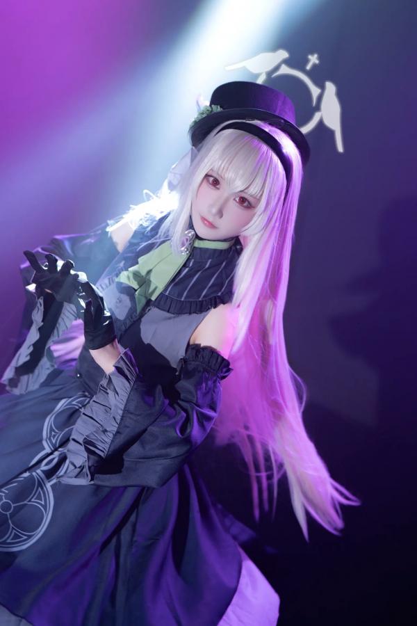    lunananya - 碧蓝档案歌住樱子Cosplay，梦幻舞台灯光下演绎高冷女神，精致哥特风造型与绝美黑丝诱惑第30张图片