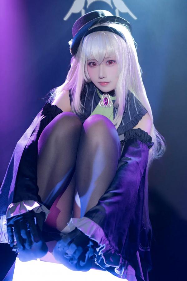    lunananya - 碧蓝档案歌住樱子Cosplay，梦幻舞台灯光下演绎高冷女神，精致哥特风造型与绝美黑丝诱惑第31张图片