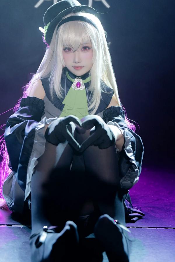    lunananya - 碧蓝档案歌住樱子Cosplay，梦幻舞台灯光下演绎高冷女神，精致哥特风造型与绝美黑丝诱惑第35张图片