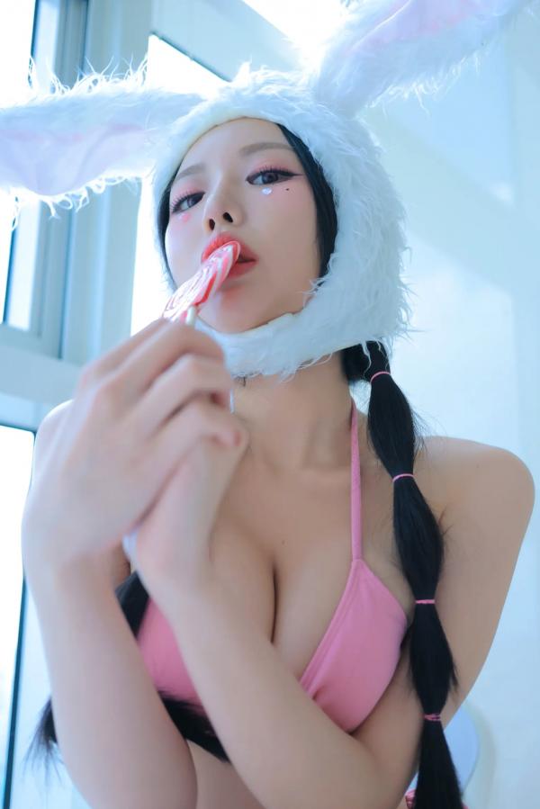    Dongeuran - Naked Bunny 兔女郎角色扮演写真，粉嫩比基尼萌系私房，性感火辣诱惑呈现 [210P]第90张图片