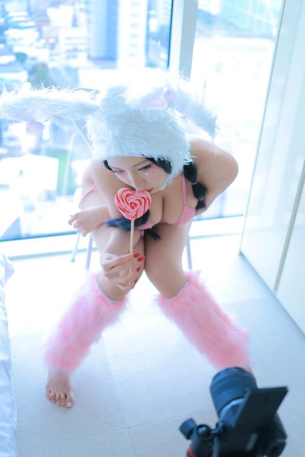    Dongeuran - Naked Bunny 兔女郎角色扮演写真，粉嫩比基尼萌系私房，性感火辣诱惑呈现 [210P]第117张图片