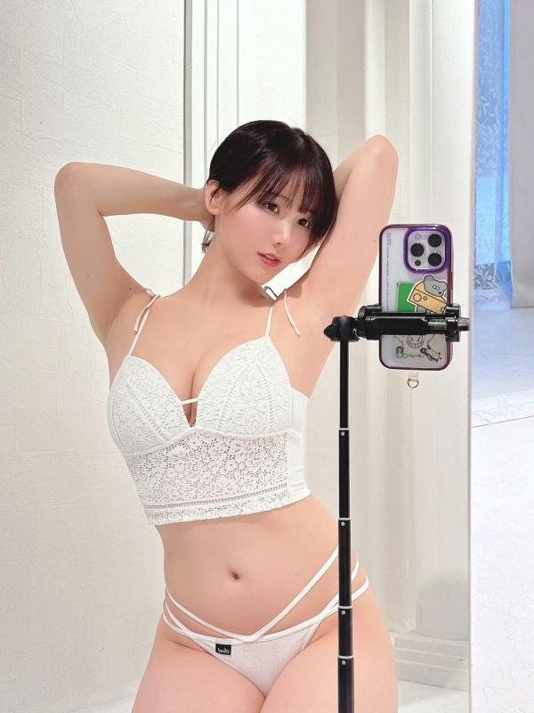    けん研(Ken Ken) 2023.09 Fantia精选：清纯短发女仆装、极品女神私房照、性感比基尼诱惑合集第71张图片