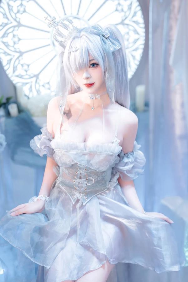    轩萧学姐 - Nikke胜利女神灰姑娘水晶公主，纯白梦幻二次元COS，唯美氛围感少女，高颜值高还原，轻盈礼服演绎梦幻仙境 [40P]第15张图片