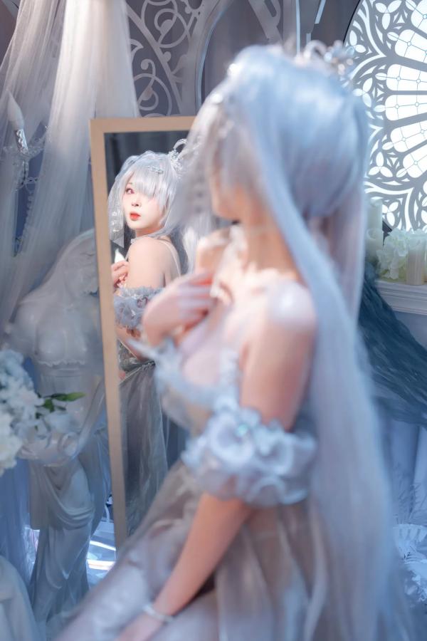    轩萧学姐 - Nikke胜利女神灰姑娘水晶公主，纯白梦幻二次元COS，唯美氛围感少女，高颜值高还原，轻盈礼服演绎梦幻仙境 [40P]第21张图片