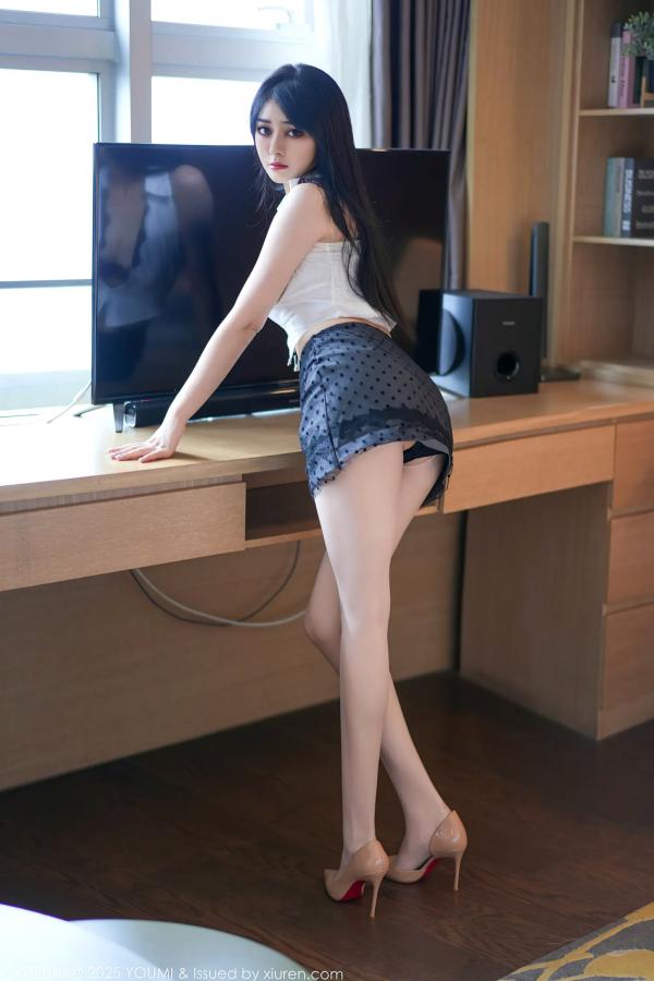    [YouMi]尤蜜荟 2025.09.24 Vol.1169 凯竹Quinn 酒店制服诱惑，极致私房长腿写真，撩人丝袜高跟，性感内衣盛宴 [70P]第5张图片