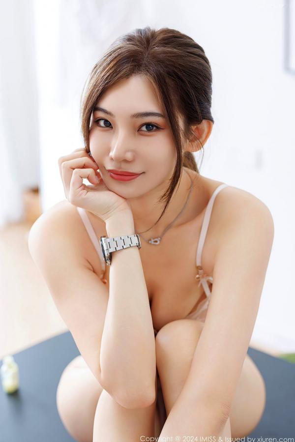    IMiss爱蜜社-769-小狐狸Kathryn-职场OL女教师制服白衬衫米色短裙黑丝高跟-极致诱惑私房大尺度-2024.04.03第45张图片