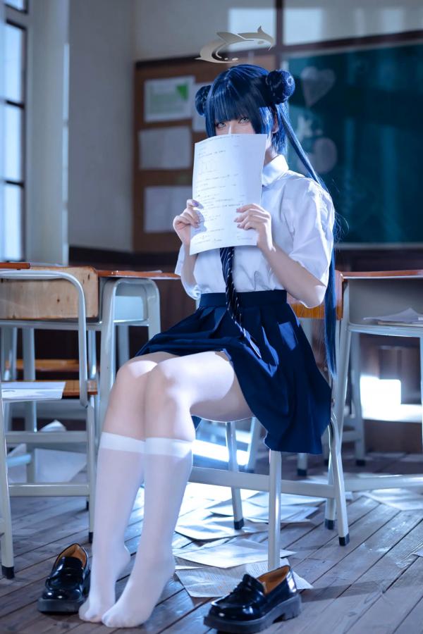    屿鱼 - 蔚蓝档案 妃咲COS 沉浸式绝美JK校服教室制服诱惑 大尺度女神写真合集 [61P]第4张图片
