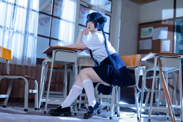    屿鱼 - 蔚蓝档案 妃咲COS 沉浸式绝美JK校服教室制服诱惑 大尺度女神写真合集 [61P]第14张图片