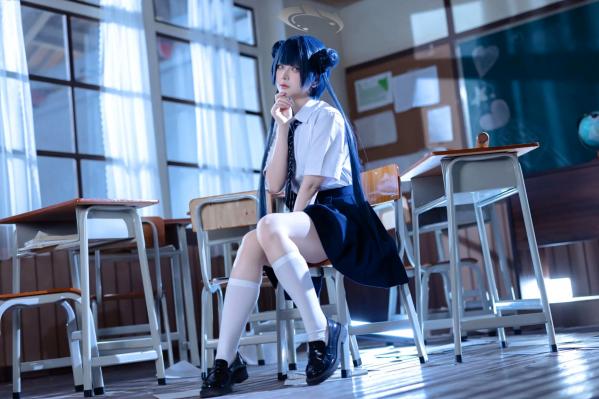    屿鱼 - 蔚蓝档案 妃咲COS 沉浸式绝美JK校服教室制服诱惑 大尺度女神写真合集 [61P]第17张图片