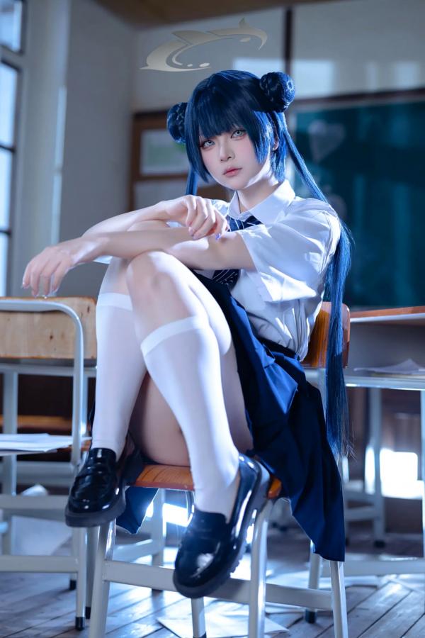    屿鱼 - 蔚蓝档案 妃咲COS 沉浸式绝美JK校服教室制服诱惑 大尺度女神写真合集 [61P]第19张图片