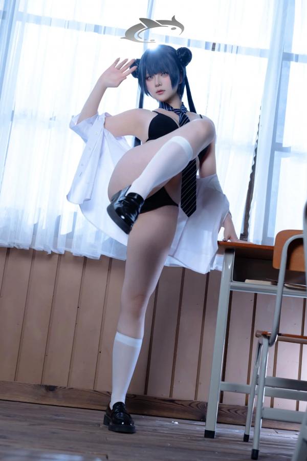    屿鱼 - 蔚蓝档案 妃咲COS 沉浸式绝美JK校服教室制服诱惑 大尺度女神写真合集 [61P]第21张图片