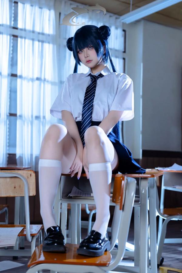    屿鱼 - 蔚蓝档案 妃咲COS 沉浸式绝美JK校服教室制服诱惑 大尺度女神写真合集 [61P]第45张图片