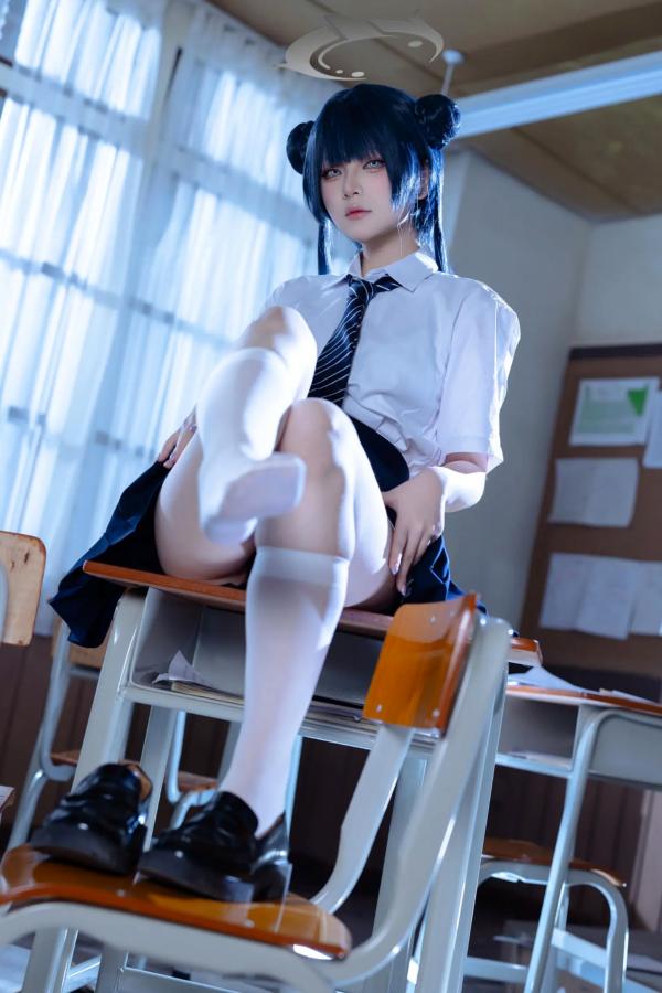    屿鱼 - 蔚蓝档案 妃咲COS 沉浸式绝美JK校服教室制服诱惑 大尺度女神写真合集 [61P]第46张图片