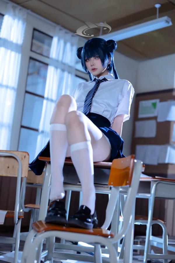    屿鱼 - 蔚蓝档案 妃咲COS 沉浸式绝美JK校服教室制服诱惑 大尺度女神写真合集 [61P]第48张图片