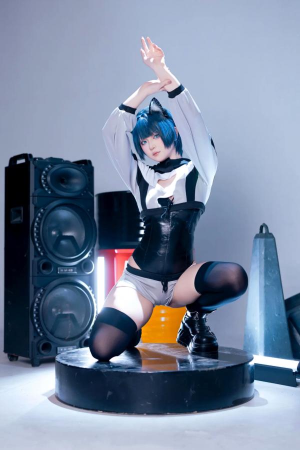   屿鱼 - 手办：二次元机能风猫耳少女，黑丝诱惑与朋克音浪的精致视听盛宴第6张图片