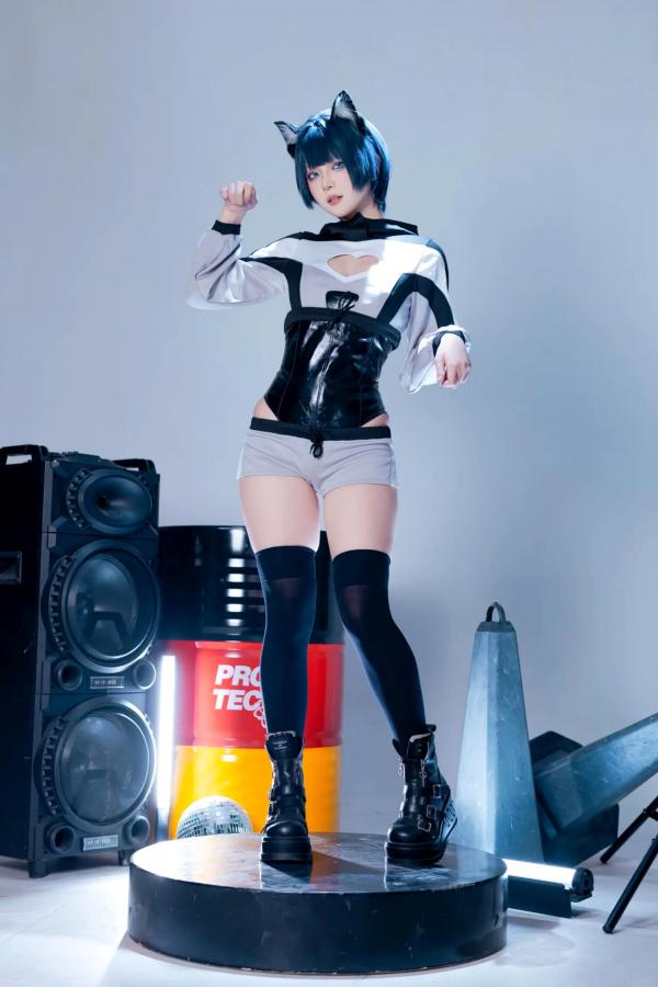    屿鱼 - 手办：二次元机能风猫耳少女，黑丝诱惑与朋克音浪的精致视听盛宴第10张图片