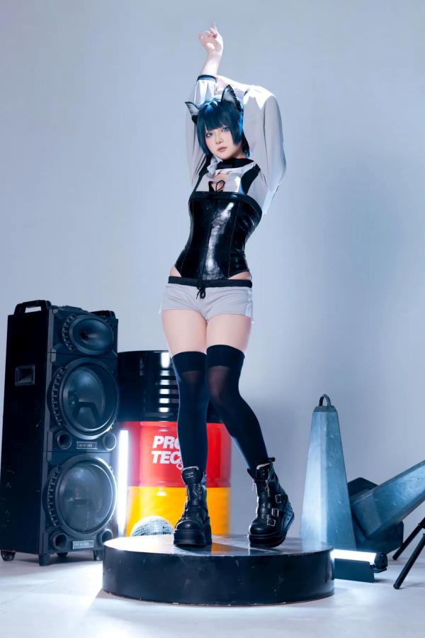    屿鱼 - 手办：二次元机能风猫耳少女，黑丝诱惑与朋克音浪的精致视听盛宴第13张图片