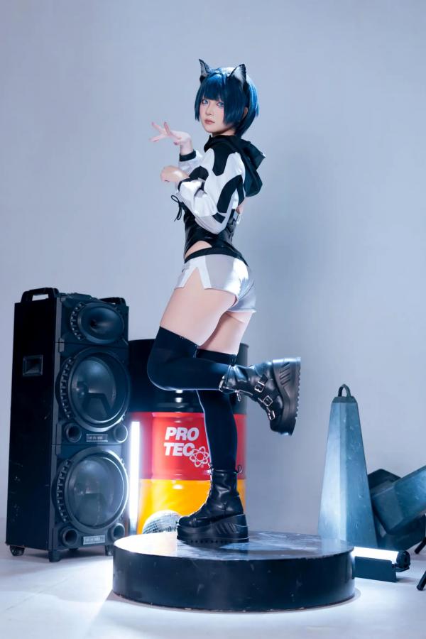    屿鱼 - 手办：二次元机能风猫耳少女，黑丝诱惑与朋克音浪的精致视听盛宴第18张图片