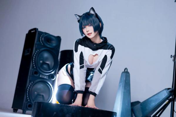    屿鱼 - 手办：二次元机能风猫耳少女，黑丝诱惑与朋克音浪的精致视听盛宴第22张图片