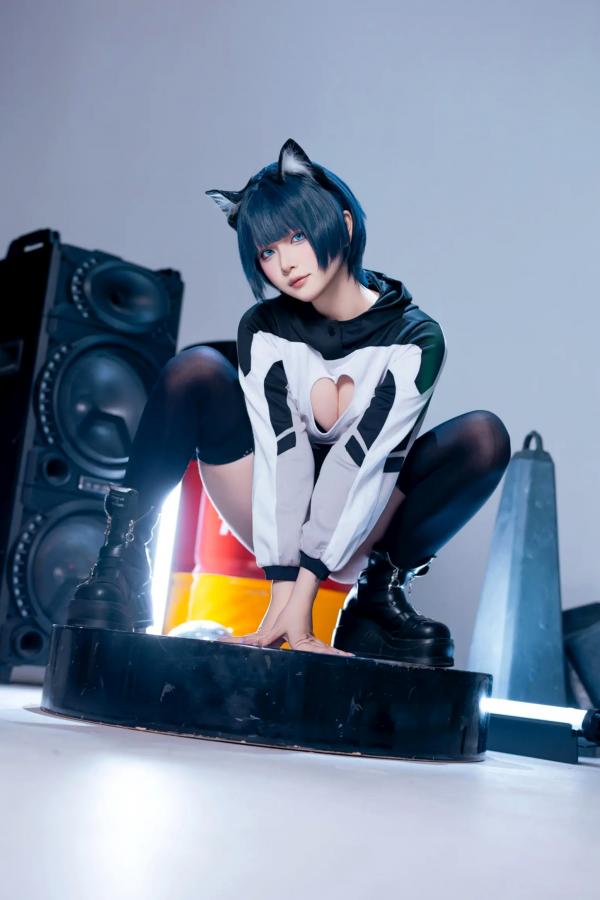    屿鱼 - 手办：二次元机能风猫耳少女，黑丝诱惑与朋克音浪的精致视听盛宴第29张图片