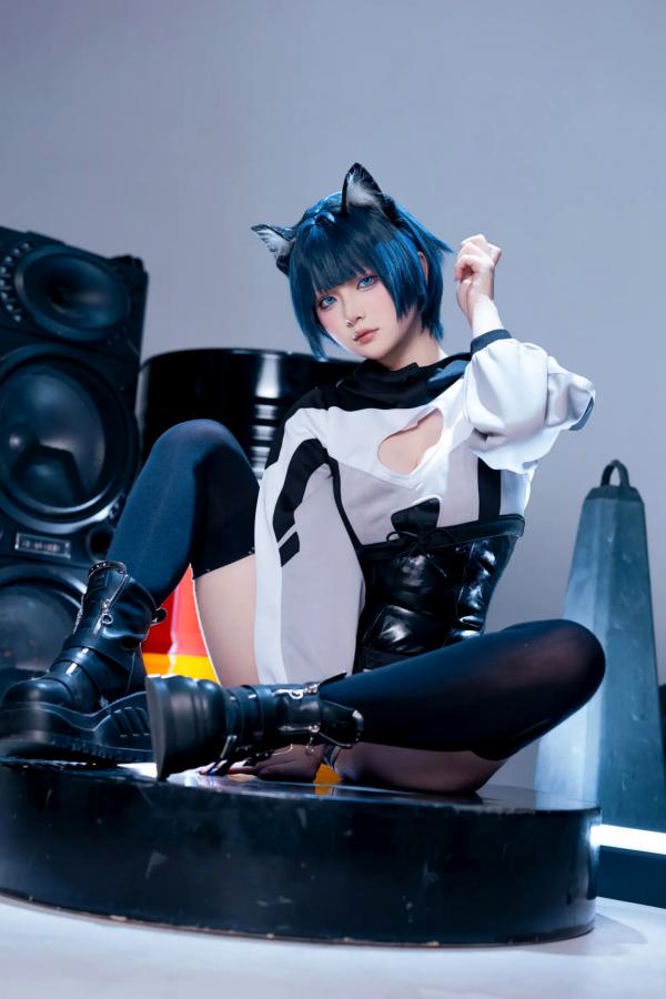    屿鱼 - 手办：二次元机能风猫耳少女，黑丝诱惑与朋克音浪的精致视听盛宴第47张图片