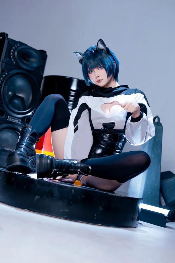    屿鱼 - 手办：二次元机能风猫耳少女，黑丝诱惑与朋克音浪的精致视听盛宴第48张图片