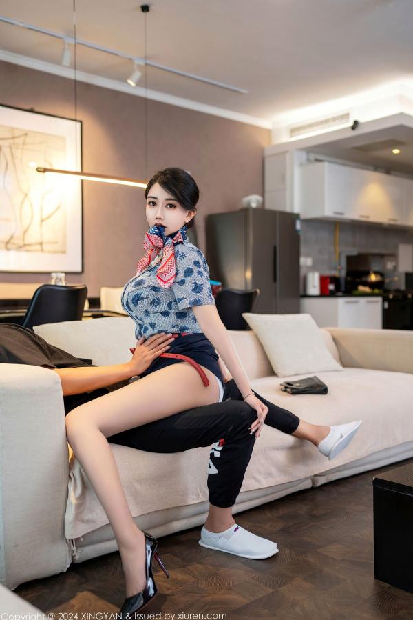    星颜社李若汐-制服诱惑系列，化身甜美空姐公寓私房写真，火辣身材尽显极致妩媚，空姐下班后的温柔互动，2024年绝美视觉盛宴第16张图片