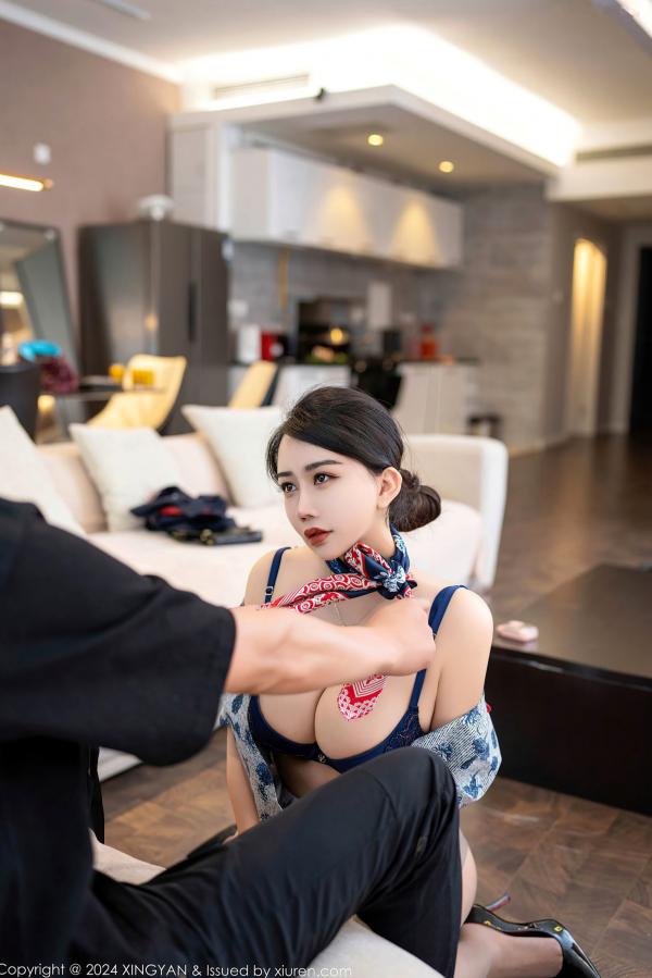    星颜社李若汐-制服诱惑系列，化身甜美空姐公寓私房写真，火辣身材尽显极致妩媚，空姐下班后的温柔互动，2024年绝美视觉盛宴第42张图片