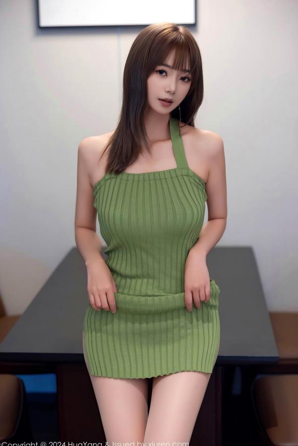    HuaYang花漾-600-宋kiki：绿色针织抹胸短裙展现轻熟气质，室内私房丝袜美腿诱惑，尽显高颜值女神风采第4张图片