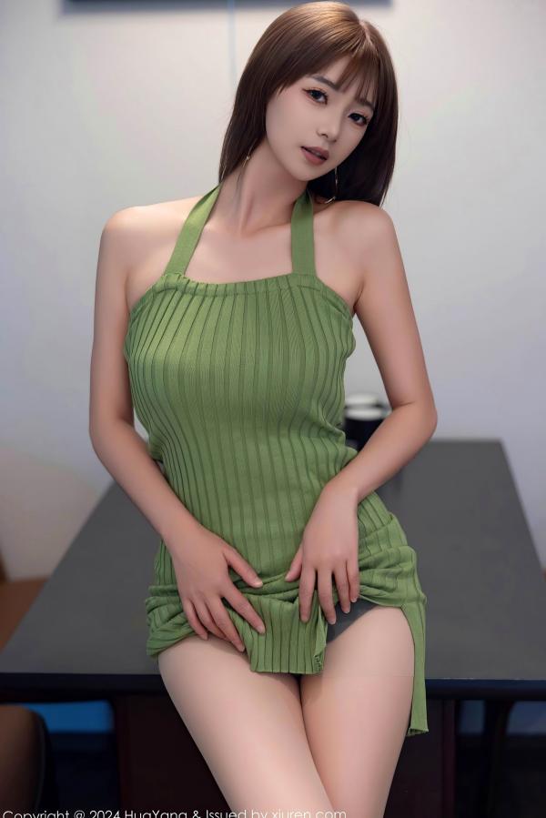    HuaYang花漾-600-宋kiki：绿色针织抹胸短裙展现轻熟气质，室内私房丝袜美腿诱惑，尽显高颜值女神风采第24张图片