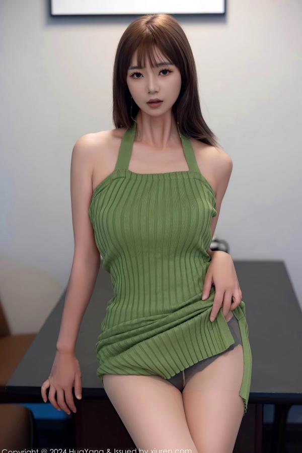    HuaYang花漾-600-宋kiki：绿色针织抹胸短裙展现轻熟气质，室内私房丝袜美腿诱惑，尽显高颜值女神风采第25张图片
